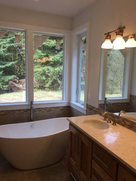 Bathtub and Fixtures Installation for Vancouver, WA Home